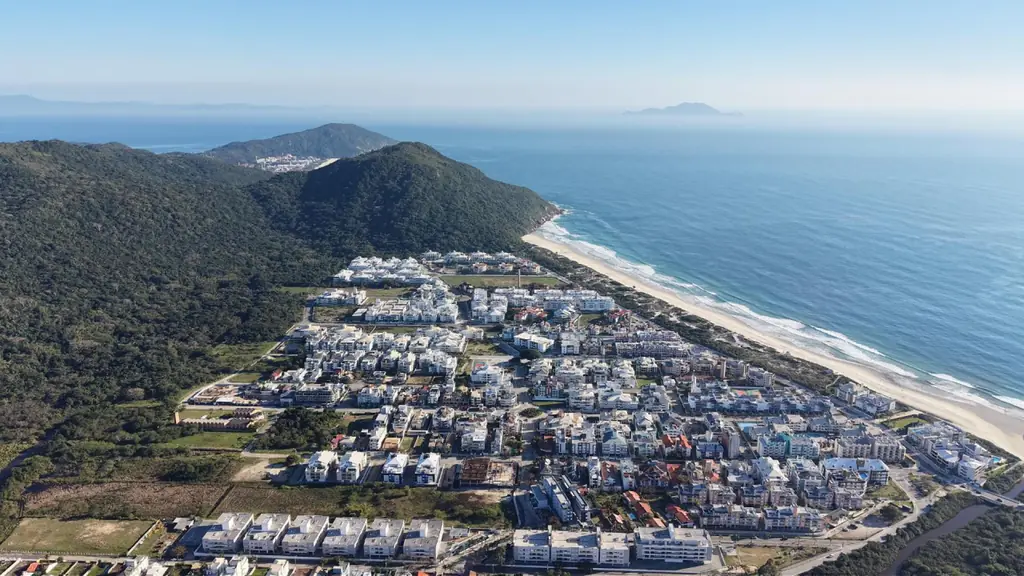 Vista aérea da praia dos Ingleses, no Norte da Ilha de Florianópolis